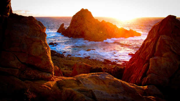 Sugarloaf Rock at Cape Naturaliste Sugarloaf Rock at Cape Naturaliste