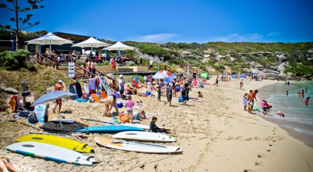 Peak summer at Gnarabup beach and the White Elephant Cafe Peak summer at Gnarabup beach and the White Elephant Cafe
